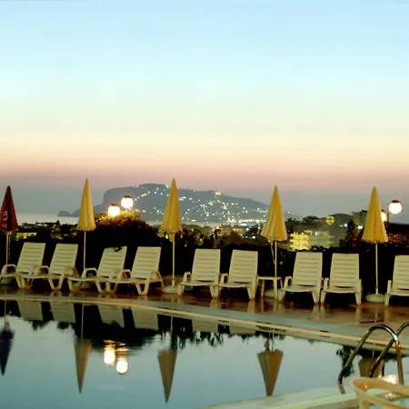 Курортний комплекс Akropol 4*